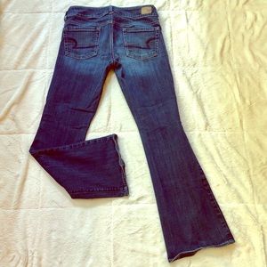 American Eagle artist stretch 4 short blue jeans